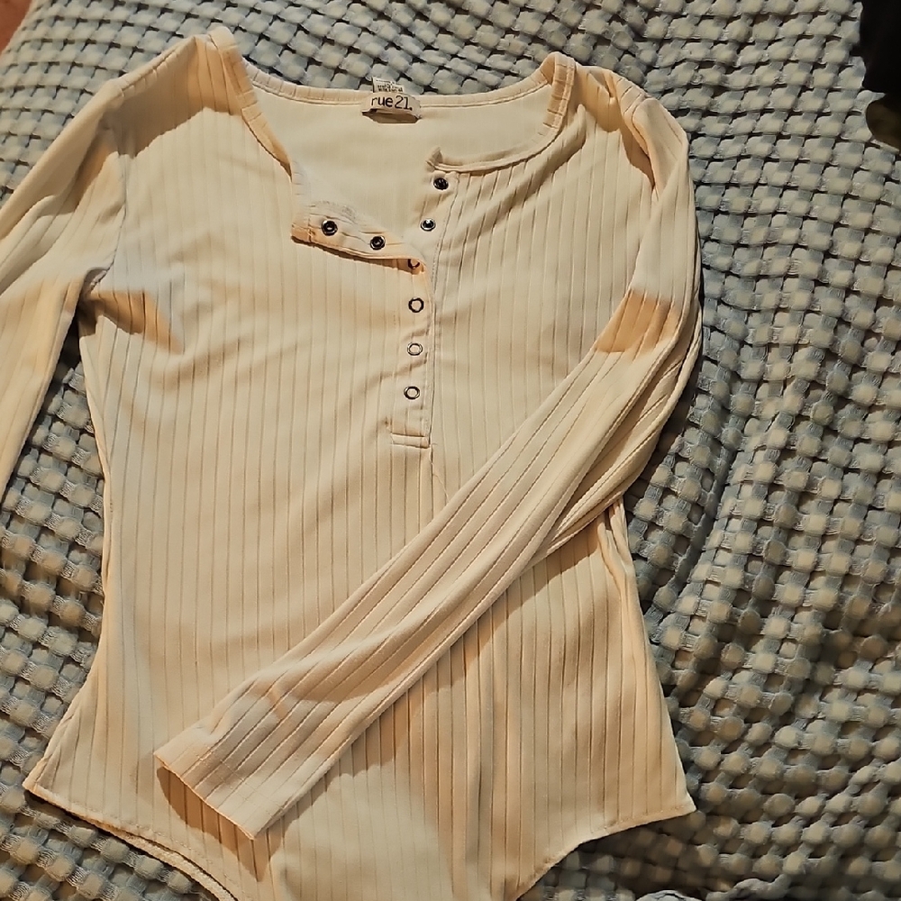 Rue21 Cream Ribbed Button-Up Bodysuit